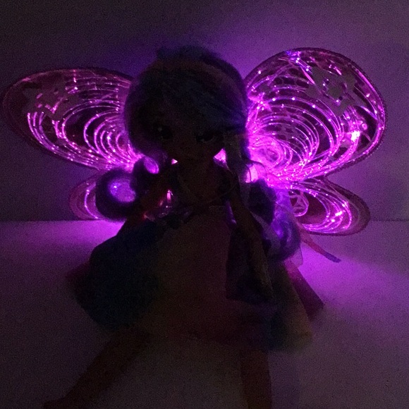 💵23/$1 FILL A BOX SALE! Dream Seekers Lght Up Doll - Picture 4 of 5